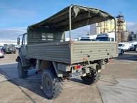 Vaade tagant vasakult