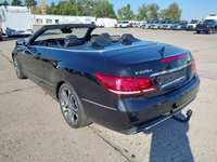 Vaade tagant vasakult