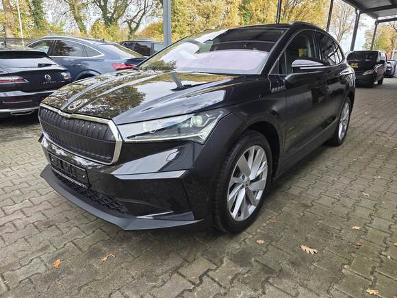 Pogled sprijeda lijevo