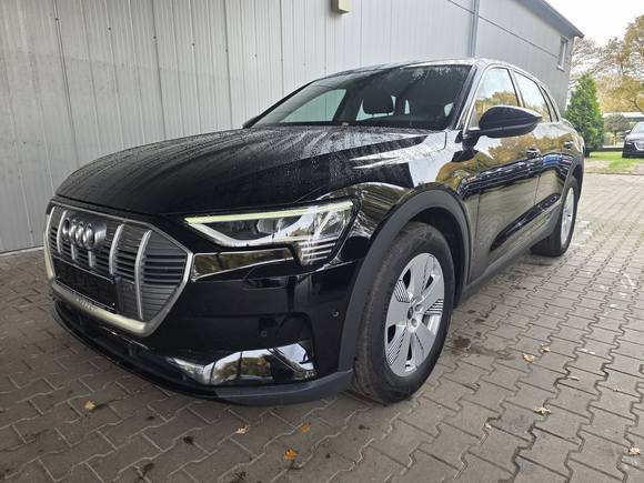 Pogled sprijeda lijevo