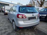 Widok z tyłu po stronie lewej