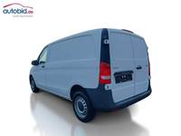 Vaade tagant vasakult