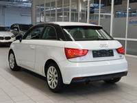 Vista traseira esquerda