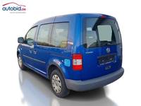 Vista traseira esquerda