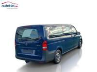 Pogled od pozadi desno