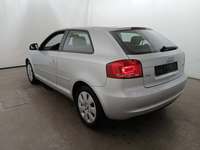 Vue de l’arrière gauche