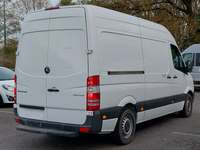 Pogled od pozadi desno