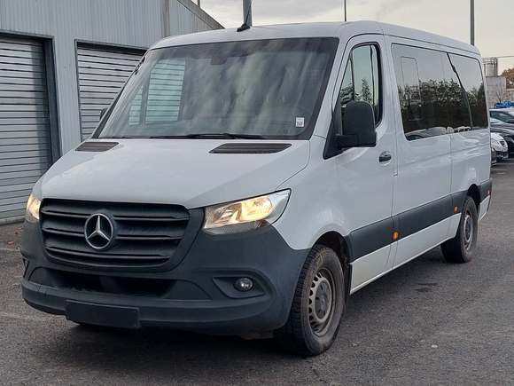 Pogled od napred levo