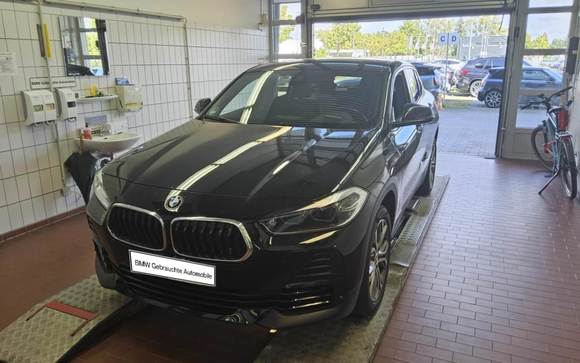 Вид спереди слева