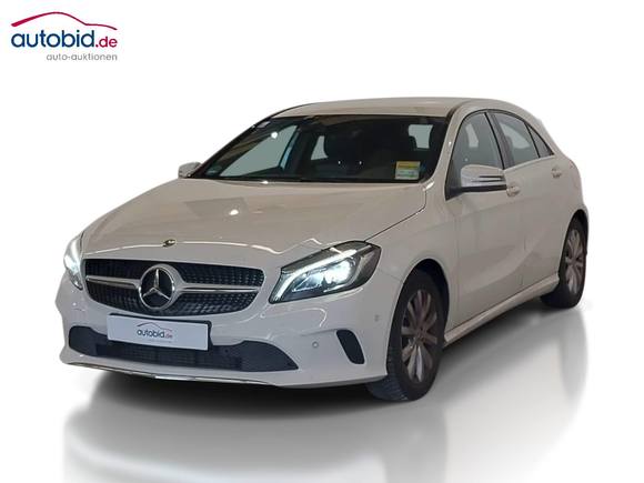 Pogled od napred levo