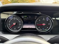 Pohled na přístrojovou desku