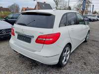 Widok z tyłu po stronie prawej