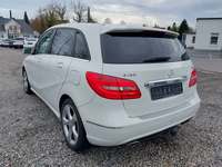 Widok z tyłu po stronie lewej