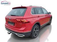 Skats no labās puses aizmugurē