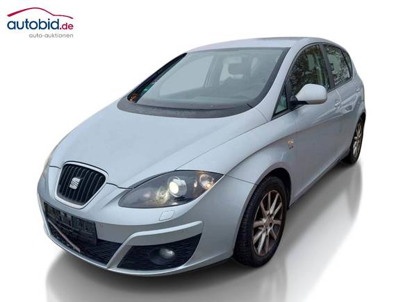 Skats no kreisās puses priekšā