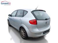 Вид сзади слева