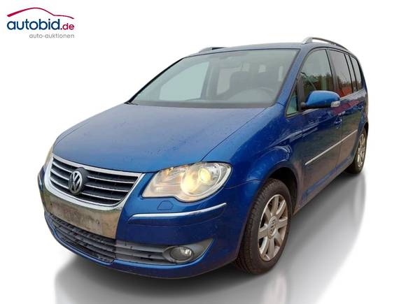 Вид спереди слева