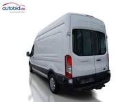 Vaade tagant vasakult