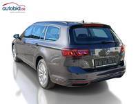 Vaade tagant vasakult