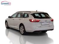 Vaade tagant vasakult