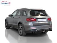 Vaade tagant vasakult