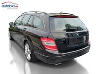 Vaade tagant vasakult