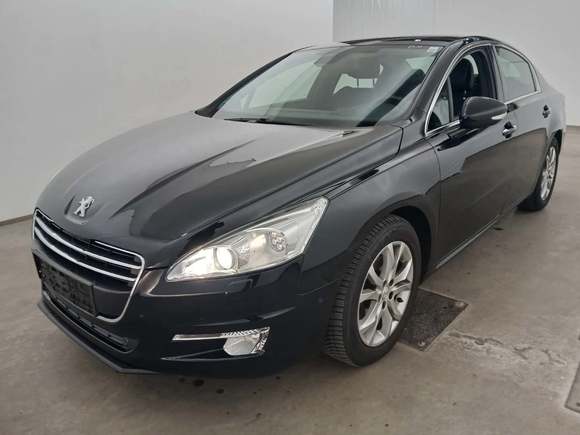 Vue de l’avant gauche