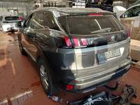 Vaade tagant vasakult