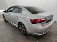 Vue de l’arrière gauche