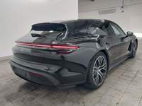 Pogled od pozadi desno