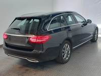 Pogled od pozadi desno