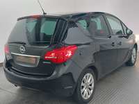 Pogled od pozadi desno