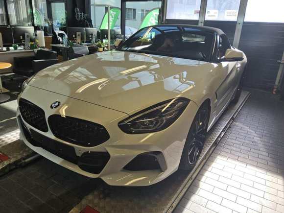 Pogled sprijeda lijevo