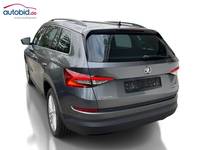 Vaade tagant vasakult