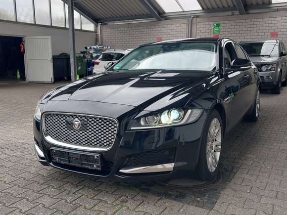 Náhled zpředu zleva