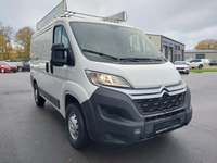 Widok z przodu po stronie prawej