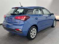 Pogled od pozadi desno