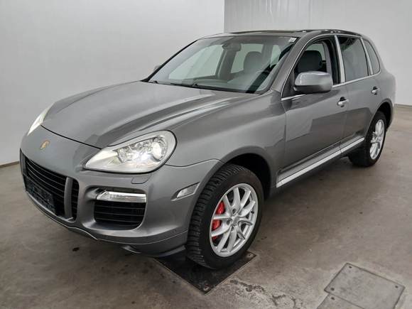 Vue de l’avant gauche