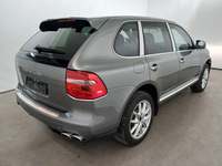 Vue de l’arrière droit