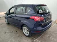 Vue de l’arrière gauche