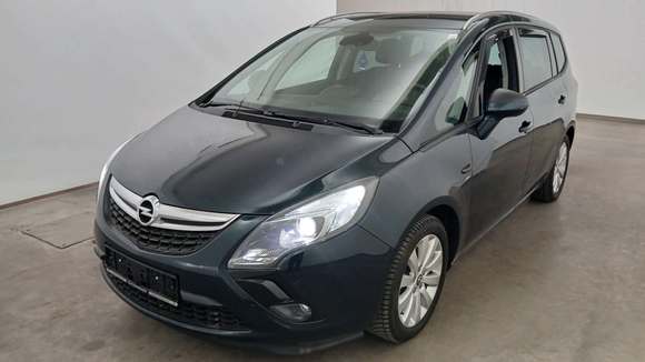 Vue de l’avant gauche