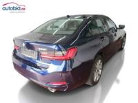 Skats no labās puses aizmugurē