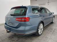 Skats no labās puses aizmugurē