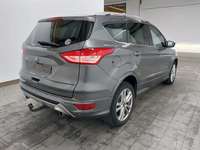 Skats no labās puses aizmugurē