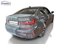 Skats no labās puses aizmugurē