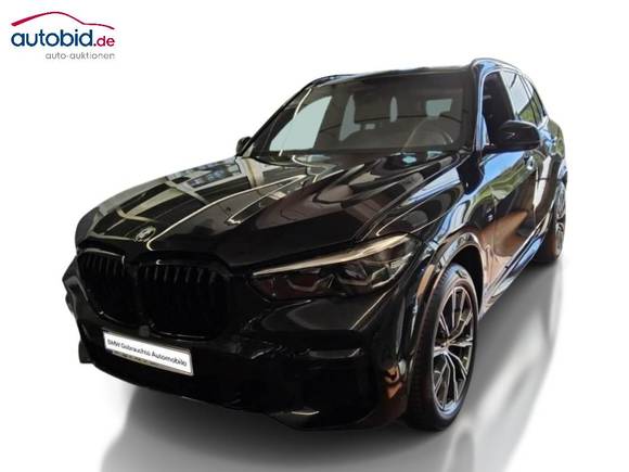 Skats no kreisās puses priekšā