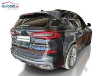 Skats no labās puses aizmugurē