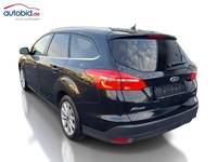 Vista traseira esquerda