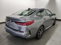 Pogled od pozadi desno