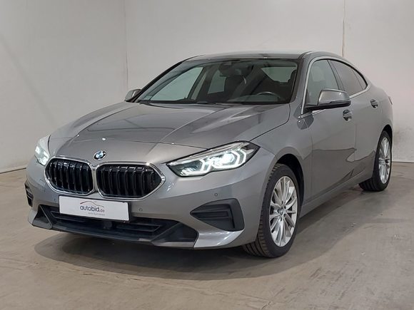 Pogled od napred levo